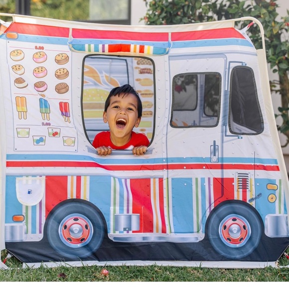 Melissa & Doug food truck play tent - Picture 3 of 5
